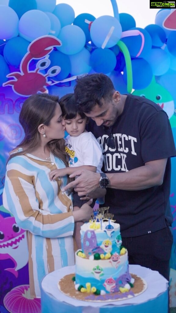 Anita Hassanandani Instagram - Glimpse of Aarus birthday party! But always remember what ppl share on social media is not the only side to the experience they have. There was definitely another side to Aarus big day. To begin with he woke up with a mild temp so all day he was cranky like any child would be , his cake broke down luckily Rohit had ordered another one and @cottoncandyeventz was prompt enough to order another one . And yes Mommy did get teary eyed ..was heartbreaking watching my Jaan not enjoy all of his favourites.He did leave the party sooner than anyone of us. . It was by far the most special yet toughest day. All my loved ones being around did make it slightly better. We all have these days … As we all Indians say 🧿 The only learning was nothing really is in our hand , all we can do is be strong and make the most of the special moments we have. Thankfull for everything in my life….We have our entire lives ahead for another retake of the party 🎈✨ Had to share both sides to this day 🤍🤍🤍 Thanks @cottoncandyeventz Amazing videography by @memoriesbyvedant Also thank you each one of you who made it to the 🎈 📸 @memoriesbyvedant love the video. @rohitreddygoa I love you 🤍 Happiest birthday to our 🌎 @myfroyoland was a superrrrrrhitttttttttt thank you so so much🍦