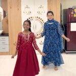 Anitha Sampath Instagram - Any captain fans😍 Chudi @nawra.online Fan girl of thavasi album❤️ Reels with my niece aadhi❤️