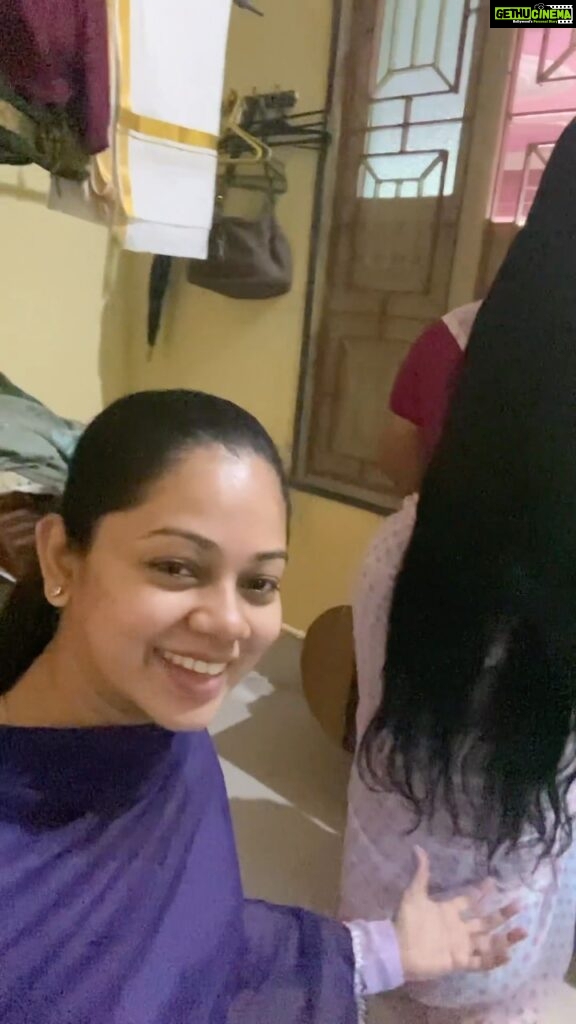 Anitha Sampath Instagram - Lot of people ask me about my nourished thick hair. This is from where the good hair came.. appa family genes.😀 Poombuhar