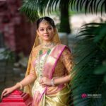 Anitha Sampath Instagram - Happy ugadi thangams😇 Thanks for this beautiful telugu bride look! @makeup_by_kez Loving this😍 Makeup: @makeup_by_kez Hair: @banu_hairstylist_sareedrapist Blouse: @ishithaa_design_house Jewellery: @jjjewellerymart Saree: @aaryanairdesigns Lens: @zerogravityphotography #anithasampath #telugubride #telugubridelook #chennimakeupartist