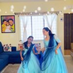 Anitha Sampath Instagram - வெள்ளி மலர்கள்😅reel with ஆதிரை💙Wearing the beautiful partywear gown from @label._j ✅ Directors: praba &venba😅 Choreo: thaimama & athai😇 @itsme_pg & @official_anithasampath #anithasampathreels #asr #trendingreels #trending #trendingsongs #anithasampath #anithasambath #biggbossanithasampath #anithasampathbiggboss #biggbosshindi #model #vijaytv #transitionvideo #transition #bbjodigal #trendingvideos #trendingvideo #biggbosstamil #biggboss6 #biggboss16 #suntv #vijaytelevision #vijatvserial #transitionreels #transitionvideo #chennaimakeupartist #bridalmakeup #partyweargown #lehenga #gown