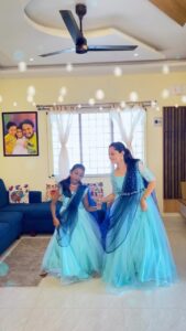 Anitha Sampath Instagram - வெள்ளி மலர்கள்😅reel with ஆதிரை💙Wearing the beautiful partywear gown from @label._j ✅

Directors: praba &venba😅
Choreo: thaimama & athai😇
@itsme_pg & @official_anithasampath

#anithasampathreels  #asr 
#trendingreels #trending #trendingsongs #anithasampath #anithasambath #biggbossanithasampath #anithasampathbiggboss #biggbosshindi #model #vijaytv #transitionvideo #transition #bbjodigal #trendingvideos #trendingvideo  #biggbosstamil #biggboss6 #biggboss16 #suntv #vijaytelevision #vijatvserial #transitionreels #transitionvideo #chennaimakeupartist #bridalmakeup #partyweargown #lehenga #gown