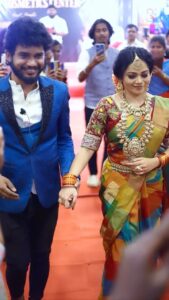 Anitha Sampath Instagram - Makeup Seminar @ajay_artistry 

Organised @trichy_cc 

Costume @kanika_rental_studio 

Jewellery @mokshe_bridal_jewellery 

@sribridalcollections 

@shimmabridalcollection 

Videography @yazhini_clicks