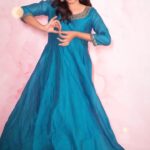 Anitha Sampath Instagram - “Idhu namma list laye ilaye”😂Metti oli memories in #anithasampathreels 😍 Wearing the trending NYRA-cut partywear outfits from @instorefashions ✅😍 loving all these dresses🥹 Shop online at www.instore.co.in Reels concept & direction @official_anithasampath @itsme_pg my love Makeup hairdo @makeupby_rinu Cam @kavin_jeyaraj #anithasampathreels #asr #trendingreels #trending #trendingsongs #anithasampath #anithasambath #biggbossanithasampath #anithasampathbiggboss #biggbosshindi #model #vijaytv #transitionvideo #transition #bbjodigal #trendingvideos #trendingvideo #biggbosstamil #biggboss6 #biggboss16 #suntv #vijaytelevision #vijatvserial #transitionreels #transitionvideo #chennaimakeupartist #bridalmakeup #mettioli #mettioliserial