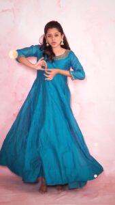 Anitha Sampath Instagram - “Idhu namma list laye ilaye”😂Metti oli memories in #anithasampathreels 😍

Wearing the trending NYRA-cut partywear outfits from @instorefashions ✅😍 
loving all these dresses🥹
Shop online at www.instore.co.in

Reels concept & direction
@official_anithasampath 
@itsme_pg my love
Makeup hairdo @makeupby_rinu 
Cam @kavin_jeyaraj 

#anithasampathreels  #asr 
#trendingreels #trending #trendingsongs #anithasampath #anithasambath #biggbossanithasampath #anithasampathbiggboss #biggbosshindi #model #vijaytv #transitionvideo #transition #bbjodigal #trendingvideos #trendingvideo  #biggbosstamil #biggboss6 #biggboss16 #suntv #vijaytelevision #vijatvserial #transitionreels #transitionvideo #chennaimakeupartist #bridalmakeup #mettioli #mettioliserial