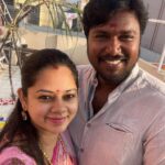 Anitha Sampath Instagram - என் வாழ்வில் முதன்முறையாக சூரியனைப் பார்த்தபடி சூரியப் பொங்கல்🥹 புது வீட்டில் முதல் பொங்கல் ✅😀 அனைவருக்கும் பொங்கல் நல்வாழ்த்துகள் கன்னுகுட்டீஸ்😇😃 மகிழ்ச்சி பொங்கட்டும்😃😃 Saree presented by pappu Beautiful worked Blouse from @artgallerybridalstore ✅ 昆德拉图尔