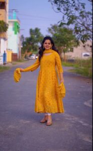 Anitha Sampath Instagram - Reviving the golden 90s kids songs part-6😃

Wearing the gorgeous costumes from @instorefashions ✅😍
(Shop layum indha dresses kidaikum.ilana check their website www.instore.co.in)

Any nyle nadhiye song fans??😍
And thanks a lot thangams for the love and motivation for the efforts we put into these reels😌😌feeling loved 😇😇🙏🏼

Concept & direction
@official_anithasampath 
@itsme_pg 
Makeup hair @makeupby_rinu 
Cam @kavin_jeyaraj 

.

.
#anithasampathreels #asr #trendingreels #trending #trendingsongs #anithasampath #anithasambath #biggbossanithasampath #vanathaipola #nadhiyeadinylenadhiye #anithasampathbiggboss #biggbosshindi #model #vijaytv #transitionvideo #transition #bbjodigal #trendingvideos #trendingvideo  #biggbosstamil #biggboss6 #biggboss16 #suntv #vijaytelevision #vijatvserial #transitionreels #transitionvideo #chennaimakeupartist #bridalmakeup