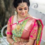 Anitha Sampath Instagram - No matter what you’re going through There is a light💡 at the end of the tunnel🔆 - demi lovato Good day thangams💕 Photoshoot for the amazing makeup artist @makeup_by_kez 😇 Makeup: @makeup_by_kez Hair: @banu_hairstylist_sareedrapist Blouse: @ishithaa_design_house Jewellery: @jjjewellerymart Saree: @vkm.silks Lens: @zerogravityphotography #bridalmakeup #anithasampath #bridalmakeupartist #bridalsarees #southindianmakeup #chennaimakeupartist #biggbossanithasampath #anithasampathbiggboss #newsreader #tamilnewsreader #bridaljewellery #tamilbride #tamilmodel #model #tamilartist #vijaytv #vijaytelevision #bridalblouse #weddingblouse #southindianbridalmakeup Vadapalani Chennai