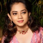 Anitha Sampath Instagram - Sunshine☀️ Photoshoot for mua @veena_artistry Makeup - @veena_artistry Hairstylist- @hairtales.by.punithavathy Costume - @styled_by_yukthi Photography - @danielroy_photography Jewellery - @mahilam_bridal_jewellery Organiser - @thilak_r_ @_vikimedia_ #bridesofveena #hosurmakeupartist #hosurgirls #krishnagirimakeupartist #dharmapurimakeupartist #bridesofhosur #hosur_official #bridesofbangalore #bridalhairstyle #weddingmakeupartist #instabride #wedmegood #biggbossanithasampath #biggbosstamil #vijaytelevision #muhurthamlook #thenimakeupartist #cumbumbride #cumbummakeupartist #southindianbride #anithasampath #trendinghinduwedding #maduraimakeupartist
