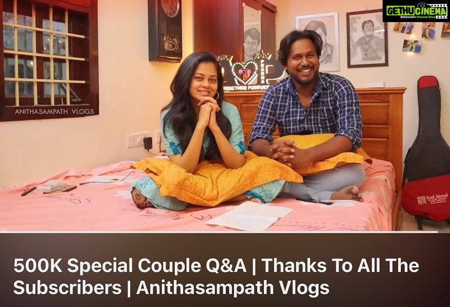 Anitha Sampath Instagram - முதல் முறையா Youtube சேனல் ஆரம்பிக்கும்போது ரெண்டு பேரும் ரொம்பலா எதிர்ப்பார்ப்பு வச்சிக்கல நமக்கு புடிச்சத நம்ம விடியோவா எடுத்து போடுவோம் புடிக்கிறவங்க பாப்பாங்கனுதா பேசிக்கிட்டோம். அப்புறம் கொஞ்ச நாள் போக போக subscriber’s ஓட ஆர்வமும் அவுங்க குடுத்த ஆதரவும் தா எங்களை இவுளோ நாள் ஓட வச்சது எங்களோட தனிப்பட்ட வேல காரணமா கொஞ்சம் பிஸியா இருந்ததால முழுக்க முழுக்க உங்கள திருப்தி படுத்துற மாறி வீடியோ போடா முடியலை அதுக்கு உண்மையா மன்னிப்பு கேட்டுகிறோம் …10,00,000 subscribersங்கிறது சாதாரண விஷயம் இல்ல உங்க எல்லாருக்கும் எங்களோட மனமார்ந்த நன்றிகள். இனி வரும் நாட்கள்ல உங்கள திருப்தி படுத்துற மாதிரியான விடியோசை கொடுப்போம்னு நம்புறோம்.