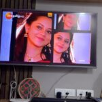Anitha Sampath Instagram - When your family is so excited than u😅 Happy to be a part of #vidhyaNo1 serial in #zeetamil. Guestrole dhan.inum one or two episodes matum dhan varuven.. but thanks a lot for the lovable msgs wishing me😇😇😇💁🏻‍♀️ #vidhyaNo1 #8:30pm #zeetamil #anithasampath