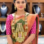 Anitha Sampath Instagram – Visited @pothysswarnamahal to see their epic jewellery.. the jaw dropping jewellery making in srivilliputhur andal temple theme.. 
congratulations on winning the “bridal gold jewellery of the year 2022” in a national level reputed event.. 👏🏼