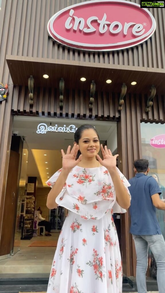 Anitha Sampath Instagram - Happy new 4th branch @instorefashions at anna nagar.valakam pola collections alludhu👏🏼👏🏼 Loved all the diwali collections 💁🏻‍♀️ En costume collections pathi neraya peru comments la ketute irupingale thangams..90% instore collections dhan vachiruken. Colours, Design & fit will be 👏🏼🧵 (Landmark: anna nagar tower metro vasal la irundhu etti pathale theriyum😅) gate B2 Anna Nagar Tower metro station