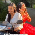 Anitha Sampath Instagram - 😅some jolly moments during the photoshoot for @jaanumakeoverartistry Video courtesy & Hairdo @shalini_hairartist Costume @mokshe_rental_destination Jewellery @chennai_jazz Photography @studio_tvf_official @vb_views