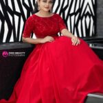 Anitha Sampath Instagram - ❤️red❤️love❤️ Mua @royce_by_rajigokul Hair @the_looks_by_sandhiya Jewel @new_ideas_fashions Click @zerogravityphotography Outfit @royce.emporium