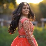 Anitha Sampath Instagram - Loving this gundu potato version of me too😅❤️ Loved working with u da @jaanumakeoverartistry Mua @jaanumakeoverartistry Hairdo @shalini_hairartist Costume @mokshe_rental_destination Jewellery @chennai_jazz Photography @studio_tvf_official @vb_views Location @sppgardens #anithasampath #Photoshoot #makeupartist #chennaimakeupartist #bridalmakeup