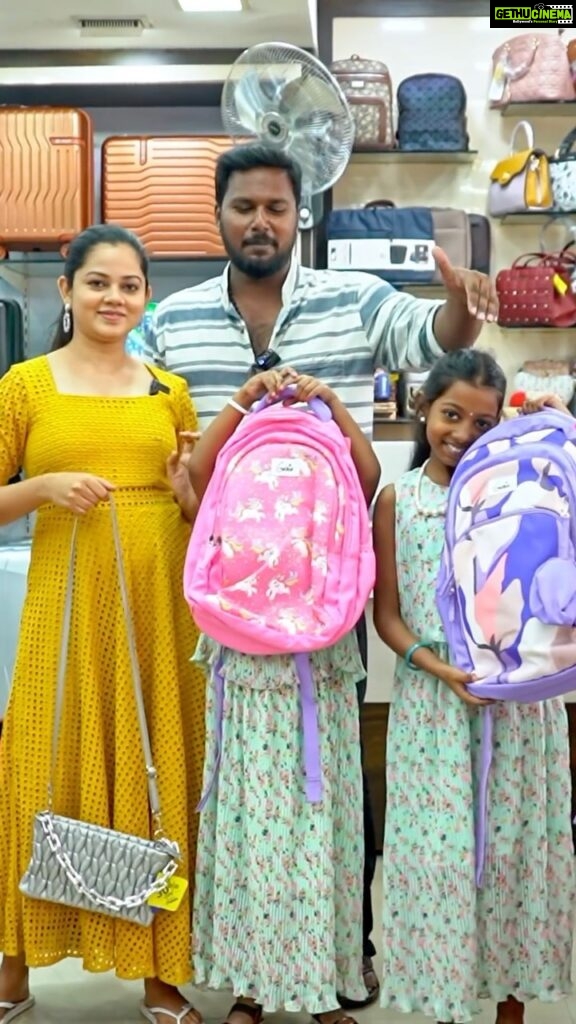Anitha Sampath Instagram - Feeling nostalgic to shop School items in this summer holidays📚 shopping in @roshan_bags