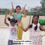 Anitha Sampath Instagram - Romba kustamappaa😂😂 and this colourful lightweight costume is from @c2_fashionista✅ hindi theriyamaleye therinja maari aaduvor sangam..(oh idhu hindi illa marathi oh..sari irundhutu podhu) #aalireels #anithasampath #venba #aadhivenba #anithasampathreels
