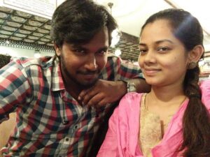 Anitha Sampath Instagram - என் கண்ணுகுட்டி, என் முயலு இனிய பிறந்தநாள் வாழ்த்துக்கள். ரொம்ப ரொம்ப talent ஆனா பொண்னு memory power ஜாஸ்தி, பயங்கர will power எதையும் ரொம்ப easy ஆ கத்துக்கக்கூடிய ஆள். இந்த இடத்துக்கு இந்த நிலைமைக்கு வந்ததுக்கு அவளோட முழு உழைப்பு மட்டும் தா காரணம். கடினமான உழைப்பாளி 24hrs ல 20hrs ஒர்க் பண்ண சொன்ன கூட பண்ண கூடிய ஆள். காசு விஷயத்துல ரொம்ப சிக்கனம் அவுளுக்காக 1ரூபா செலவு பண்ணனும்னா கூட ரொம்ப யோசிப்பா. மத்தவங்களுக்காக எப்ப வேணா எவ்ளோ வேணா செலவு பண்ணுவா. கிடைக்கிற சின்ன சின்ன opportunityஆ கூட விடக்கூடாதுனு ரொம்ப உழைப்பா.பாத்த முதல் நாள்ல இருந்து இப்ப வரைக்கும்  என்ன impress பண்ணிகிட்டே தா இருக்கா.
இப்படி அவளை பத்தி பேச சொன்ன பேசிட்டு போலாம். அவுளோ புடிக்கும் அந்த பன்னிகுட்டிய. இனிய இனிய பிறந்தநாள் வாழ்த்துக்கள் பட்டு இந்த வருடம் ரொம்ப சிறப்ப அமையும் நீ ஆசை பட்டதெல்லாம் நடக்கும்.மனமார்ந்த வாழ்த்துக்கள்😍💐🎉🥰🥳