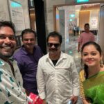 Anitha Sampath Instagram - முதல் முறையாக வெளிநாட்டில் பேசிய பட்டிமன்றம்🥹 மதிப்பிற்குரிய இயக்குனர் நடிகர் (தெய்வமச்சான் குங்குமத்தேன் அப்பா😀) திரு.பாண்டியராஜன் அவர்களோடு முதல் வெளிநாட்டு பட்டிமன்றத்தில் பேசியதில் பெரும் மகிழ்ச்சி. இந்த பட்டிமன்றத்தின் நடுவராக இருந்த பேச்சாளர் திரு.நெல்லை சுப்பையா அவர்களுக்கு நன்றிகள்😇🙏🏼. இந்த செல்பியை எடுக்க பெரும் உதவியாக இருந்த கணவர் உயர்திரு. பிரபாகரன் அவர்களுக்கு மிக்க நன்றி😂😂 உங்கள் அன்புக்கு நன்றி சிங்கப்பூர் மக்களே😍😍 Singapore