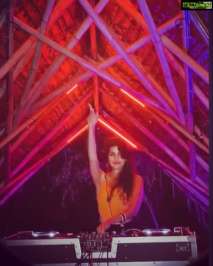 Anjali Lavania Instagram - Xmas eve blast off! #djlife #itspartytime #technomusic #goa #anjelliluvania @bananaforest_vagator @airsnaremusic @wafishaa @wafisha