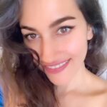 Anjali Lavania Instagram - Monday’s can be taxing and stressful - a gentle reminder to focus on your breath and all the good things in life - when you focus on the good the good gets better. 😇🧚🏻‍♀️💜 #whatyoufocusongrows #mondaymotivation #anjelliluvania #justbreathe #higherselfing