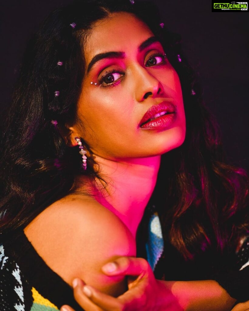 Anjali Patil Instagram - gaze of love = rebirth Camera 📸 @ruhaankhanportraits Makeup 💄 @mua_angel.20