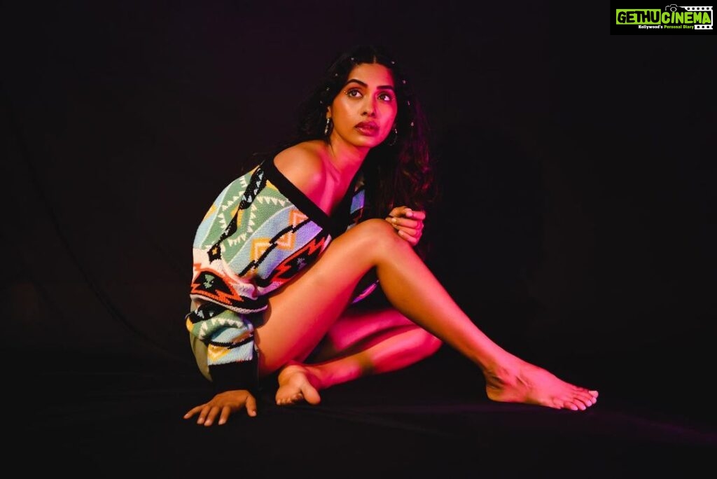 Anjali Patil Instagram - movement of love * dance Camera 📸 @ruhaankhanportraits Makeup 💄 @mua_angel.20