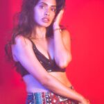 Anjali Patil Instagram - Honestly 2022 you were the No Time 🕰️ To Die year! Thanks for not giving any time to process the trauma. 📸 @ruhaankhanportraits 💄 @mua_angel.20 #grateful #signoff2022 #lastdayofyear