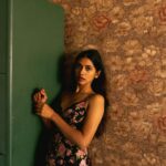 Anjali Patil Instagram - rem·​i·​nis·​cence - the process or practice of thinking or telling about past experiences @sssawaniii @serial_blender @style.jpg_