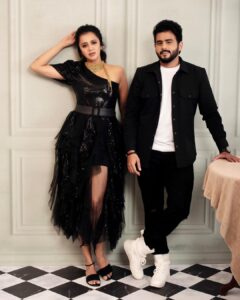 Anjana Rangan Instagram - For #sheawards @she_india @she_awards ❤️ on stage with darling @anjana_rangan ❤️ MUA @ashmakeupandhairdo 🔥