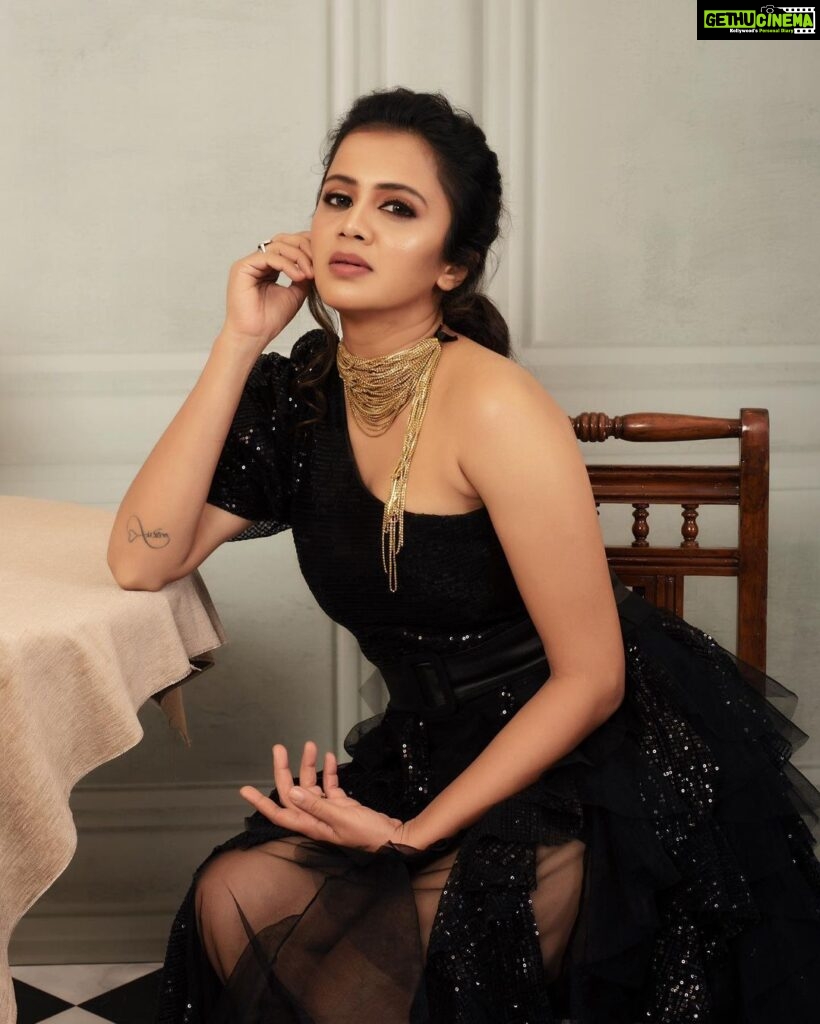 Anjana Rangan Instagram - For @she_india @she_awards Muah : @ashmakeupandhairdo Outfit : @deepikaaroralabel Jewellery : @rajianand