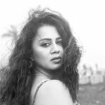 Anjana Rangan Instagram - @anjana_rangan Breezy beach morning turned into a hot photoshoot 😅 Stay tuned for more..!!! 🔥 #potraitphotography #anjana #blackandwhite #canonphotography #anjanarangan #beachvibes #chennaiphotographer #magazine #funtimes #vj #anjanaranganhot #padambyvenisubramanian #femalephotographer #chennaiphotographer #padambyvenisubramanian #fashionmodelchennai #fashionshoot #retouch #chennairetoucher #femalemodel #bnwpotrait #femalephotographer #vjanjana #beachlook #fashionmagazine #colour #canonphoto #tollywood #modelshoot Chennai, India