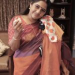 Anju Aravind Instagram – Sudhamani Supera | June 12 Onwards | Mon – Sat | 6.30PM | Zee Keralam

“എന്താടോ വാര്യരെ താൻ നന്നാവാത്തെ ”
ഈ അമ്മ വേറെ ലെവൽ ആണ് …
മറക്കാതെ കാണുക സുധാമണി സൂപ്പറാ ജൂൺ 12 മുതൽ തിങ്കൾ മുതൽ ശനി വരെ വൈകുന്നേരം 6.30 ന്  നമ്മുടെ സ്വന്തം സീ കേരളം ചാനലിൽ

#ZeeKeralam #NeithedukkamJeevithaVismayangal #ZeeKeralamHD #ZeeKeralamOnMyTv #NewLaunchOnZk #SudhamaniSuperaonZeeKeralam #SudhamaniSuperaonZK #SSonZK 
 
Watch Anytime, Anywhere on ZEE5 – https://zee5.onelink.me/RlQq/fmalDownloadZEE5App