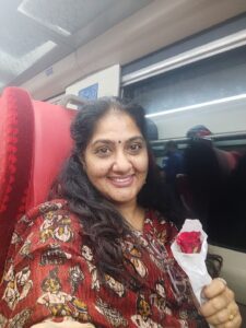 Anju Aravind Instagram - In vande bharath train.. A surprise in the train... Sreekuttan chettan nd anichechy..Reached so fast..