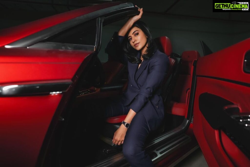 Anju Kurian Instagram - The epitome of luxury and elegance ✨ #rolceroyce #dxb #luxuryonwheels #instagramers #postoftheday 📸- @fazil3