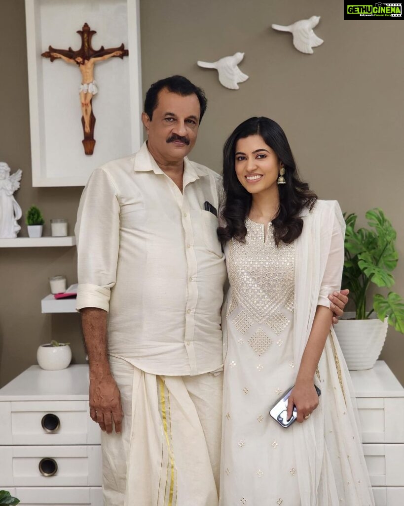 Anju Kurian Instagram - Cheers to the incredible father who has always been my pillar of support. Happy Father’s Day, Dad and to my Heavenly Father! ❤️❤️❤️