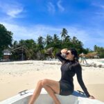 Anju Kurian Instagram – Salty hair and tan lines 😎

#beachlife #tanlinesandgoodtimes #karthikalyani #workmode #sunnyday