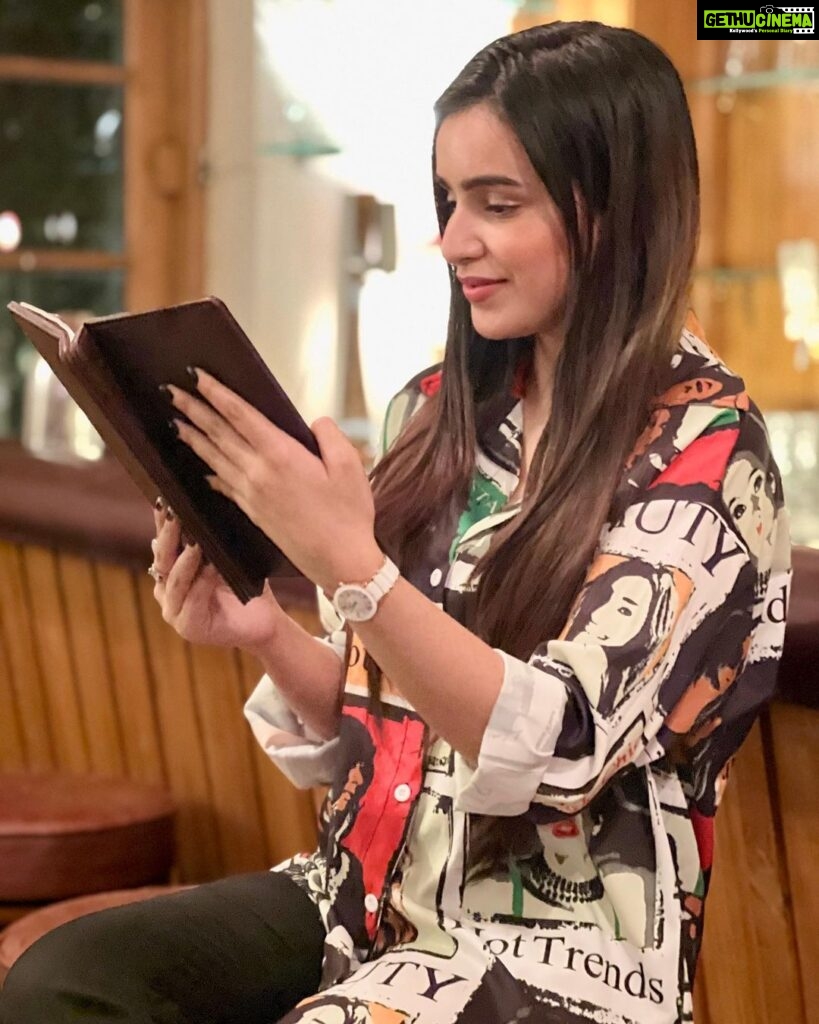 Ankitta Sharma Instagram - Not me looking for chai in every bar menu.