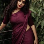 Ann Augustine Instagram - Throwback ❤️ 📸 @clintsoman #throwback#saree#sareelove#green#terrace#random#favourites#jewelleryaddict#coffeelover#curls#curlyhair#artlover