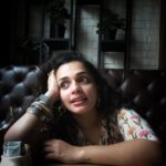 Ann Augustine Instagram - 🍁 #dayslikethese #gloomydays #curls #jewellery #silverjewellery #golddipped #coffeeaddict #curlyhair #jewelleryaddict #artlover