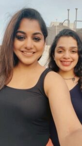 Ann Augustine Instagram - Modelling lessons with @nandan_meera ❤️ #missingyou#funtimes#crazydays#reels#instareels#magichour#comebacksoon#bestie#soulsisters#coffeelovers#jewelleryaddict#artlover