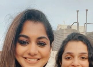Ann Augustine Instagram - Modelling lessons with @nandan_meera ❤️ #missingyou#funtimes#crazydays#reels#instareels#magichour#comebacksoon#bestie#soulsisters#coffeelovers#jewelleryaddict#artlover