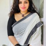 Ann Augustine Instagram - Happy Onam ✨💫❤️ #onam#happyonam#onamsadhya#onamsaree#traditional#malayalis#keralasaree#curls#curlyhair#sareelove#jewelleryaddict#artlover