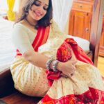 Ann Augustine Instagram - ❤️❤️❤️ @varna_by_gayathri 📸 @g3vinod #throwback#saree#sareelove#jewelleryaddict#silver#silverjewellery#curls#curlyhair#coffeeaddict#aesthetic#instagood#dogmom#art#artlover