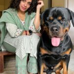 Ann Augustine Instagram - Mine ❤️ #mine#me&mine#oza#dogsofinstagram#rottweiler#dogsarefamily#adopt#adoptdontshop#family#dogsarethebest#unconditionallove#indie#curls#curlyhair#coffeelover#jewelleryaddict#artlover