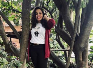 Ann Augustine Instagram - 🤍 #miramarfilms #coffeeaddict #curls #curlyhair #leorising #sociallyawkward #moody #jewelleryaddict #soundofrain #artlover