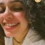Ann Augustine Instagram - Gratitude for the year gone by! 🙏🏼 #gratitude#hope#love#prayers#grateful#home#curls#curlyhair#silver#coffeelover#jewelleryaddict#artlover