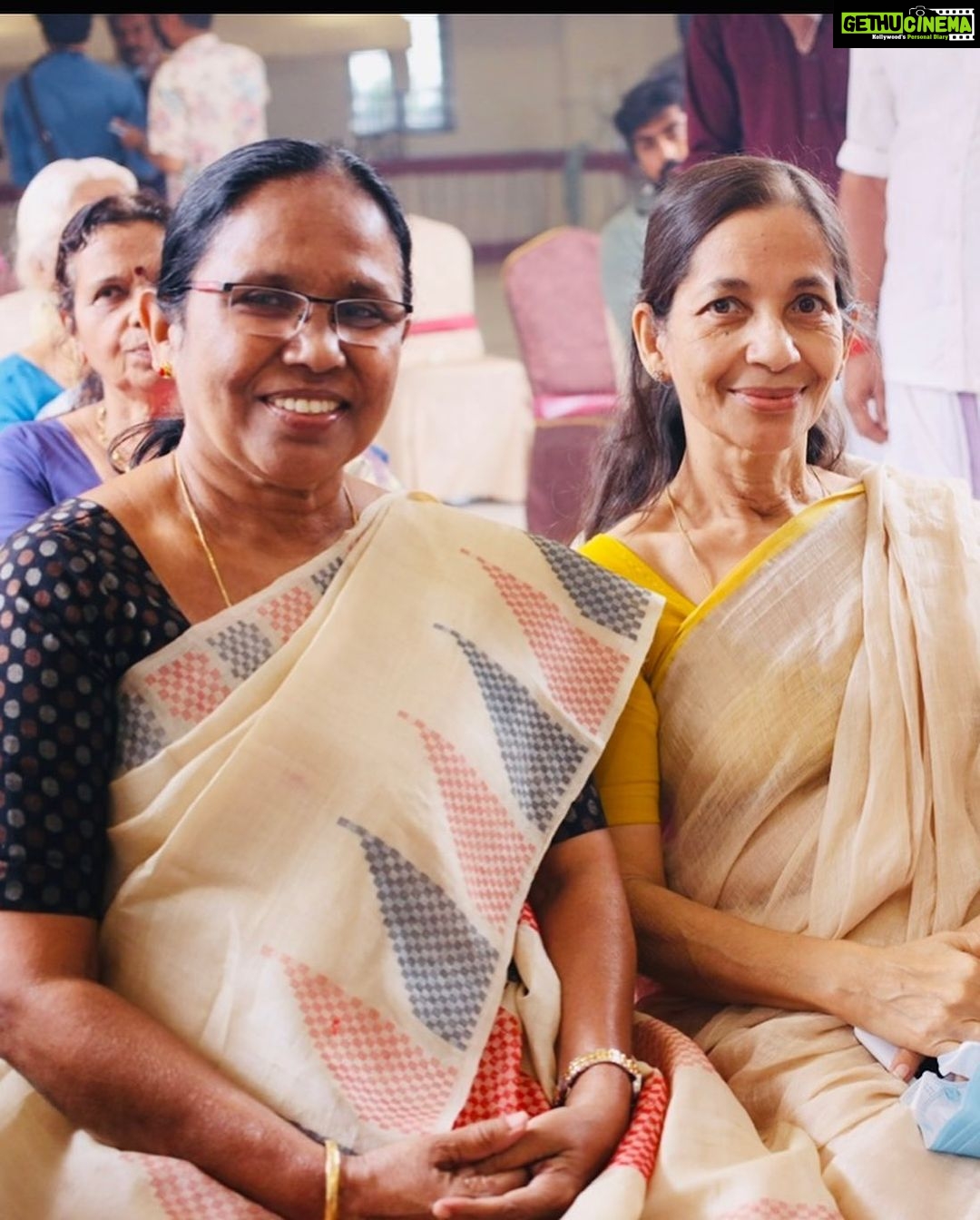 Ann Augustine Instagram - With one of the greatest leaders.Blessed and elated to have met her and spent time with her! @shailajateacher ❤️ Fan girl moment! #shailajateacher #greatestleaderoftheworld #bestever #loveher #admireher #strongwomen #her #willcherishforever #fangirl #blessedandgrateful #strongleaders #womenleaders
