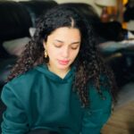 Ann Augustine Instagram - Grey skies Lazy sun through green Smile. Just smile. #greyskies#green#rainydays#ootd#forestgreen#vintagegold#silver#silverlove#jewelleryaddict#curls#curlyhair#coffeelover#artlover